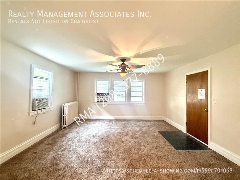 712 W Franklin St #1 - Photo 3 of 11