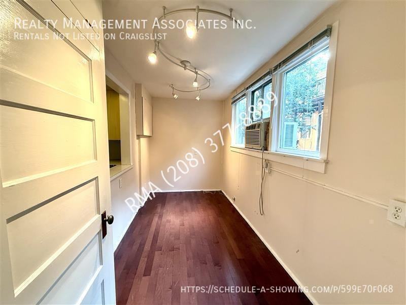 712 W Franklin St #1 - Photo 5 of 11