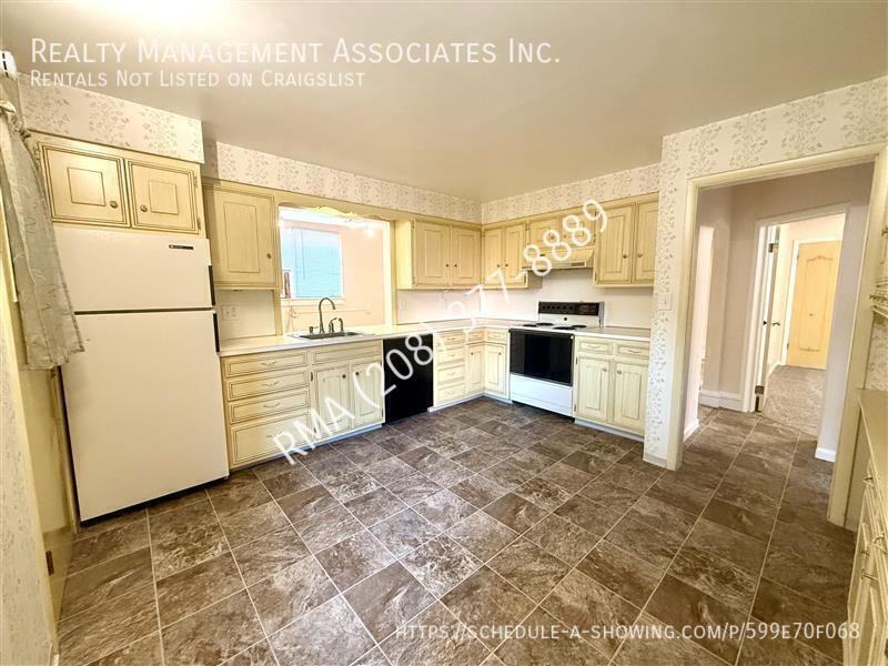 712 W Franklin St #1 - Photo 6 of 11