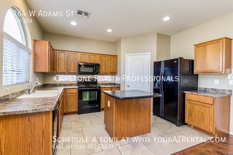 8764 W Adams St - Photo 2 of 13