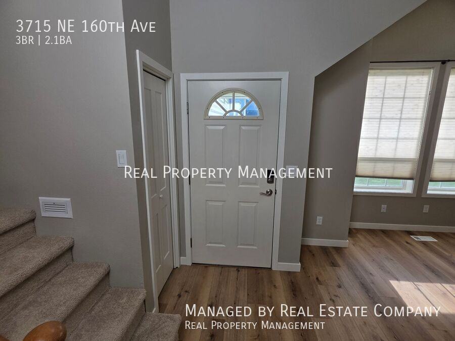3715 Ne 160th Ave - Photo 3 of 39
