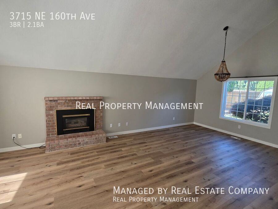 3715 Ne 160th Ave - Photo 4 of 39