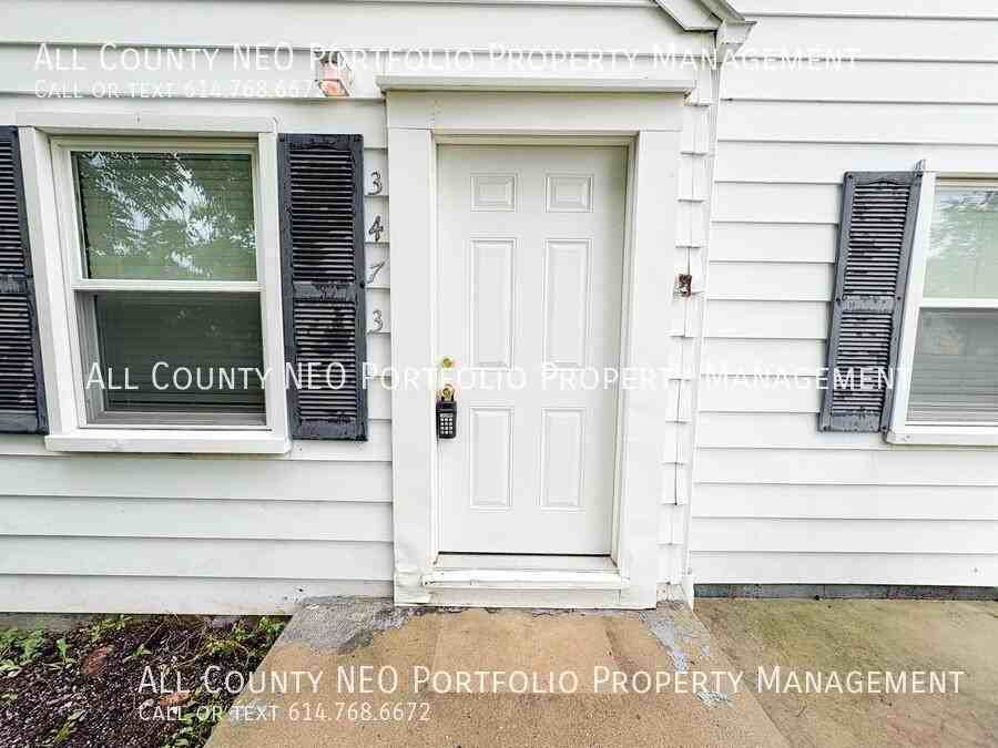 3473 Eisenhower Rd - Photo 2 of 24