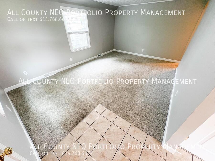 3473 Eisenhower Rd - Photo 3 of 24