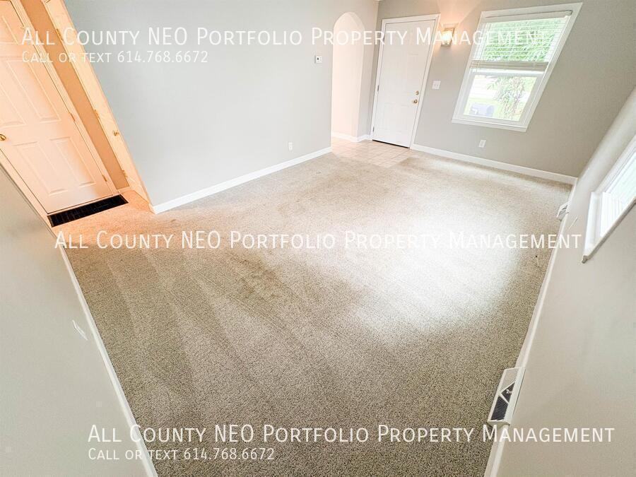 3473 Eisenhower Rd - Photo 5 of 24