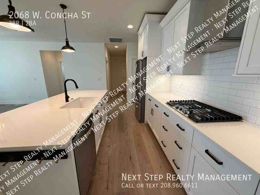 2068 W Concha St - Photo 6 of 30