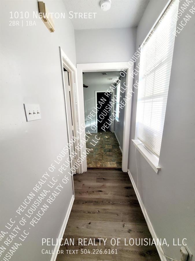 1010 Newton St - Photo 5 of 8