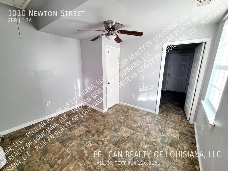 1010 Newton St - Photo 6 of 8