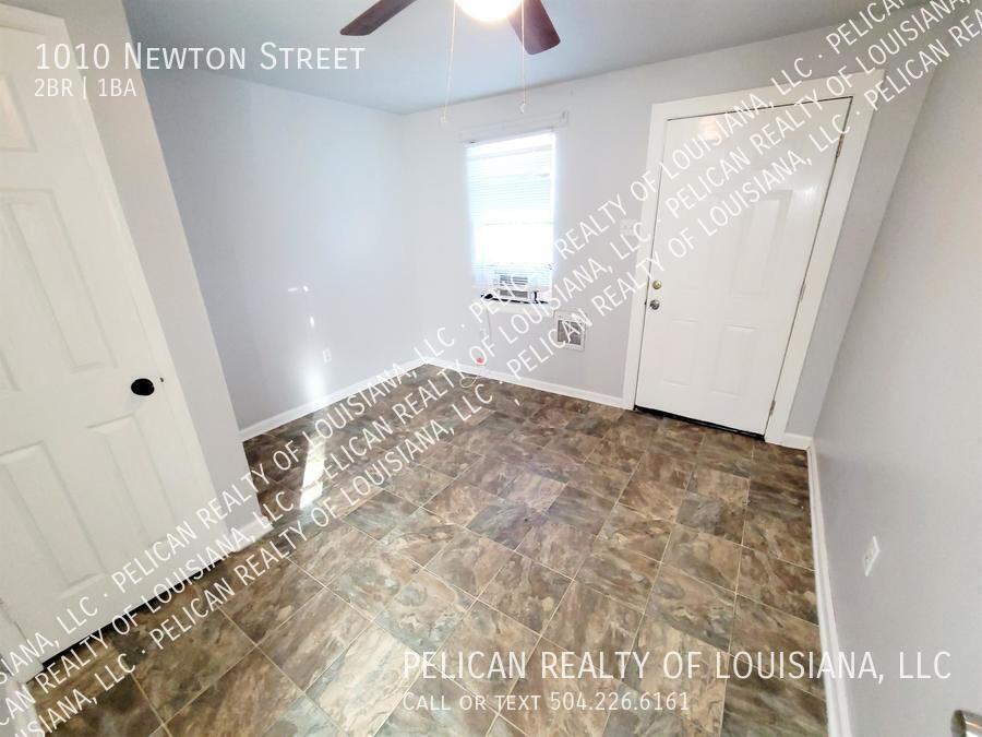 1010 Newton St - Photo 7 of 8