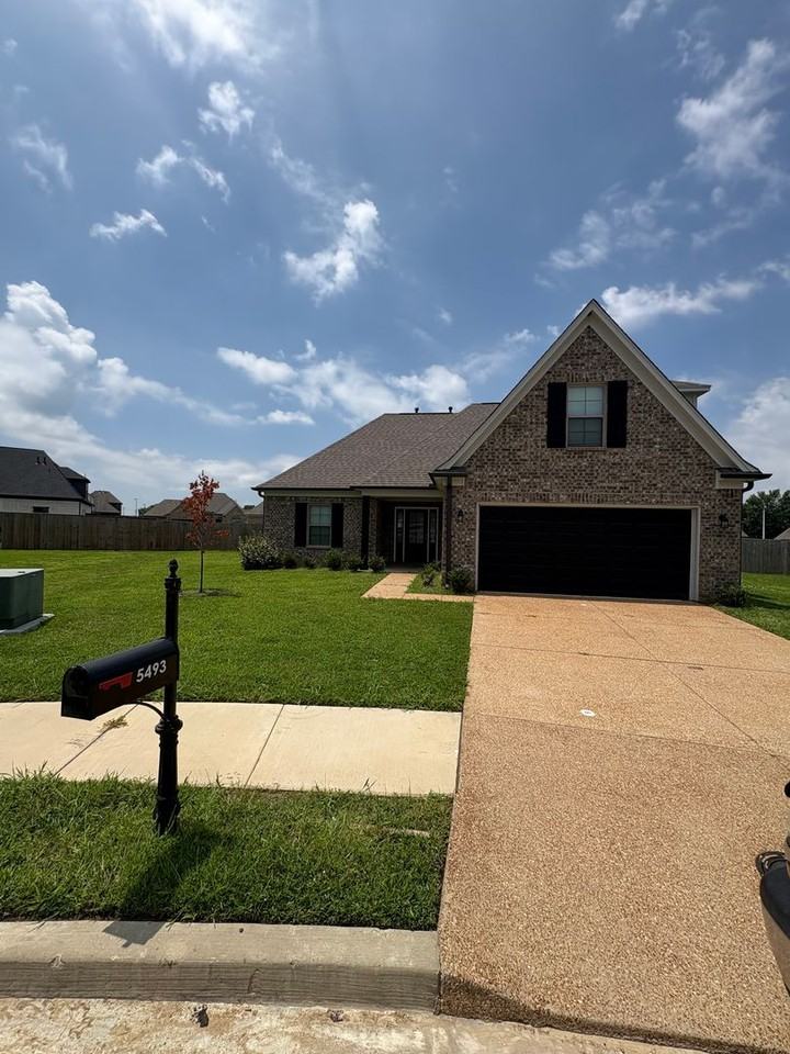 5493 Stone Arch Cv