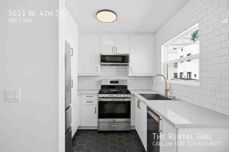 3611 W 4th St - Photo 7 of 16