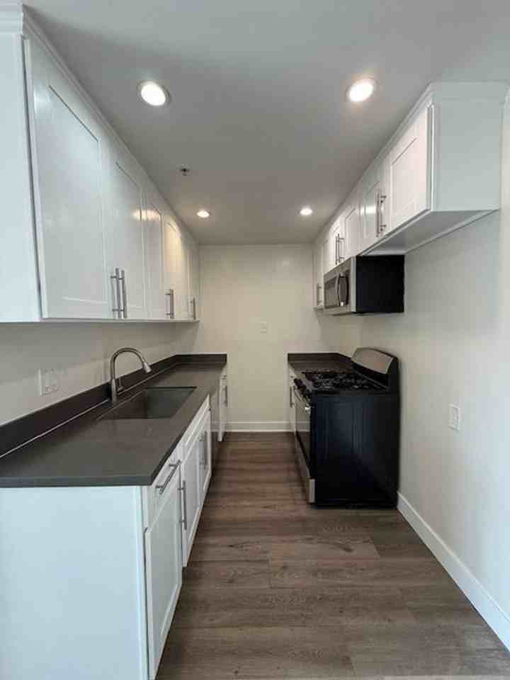 750 S. Carondelet St. - Photo 2 of 13
