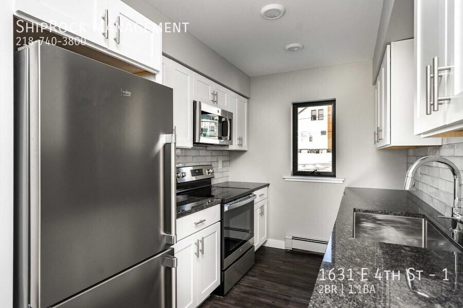 1631 E 4th St #1 - Photo 3 of 13