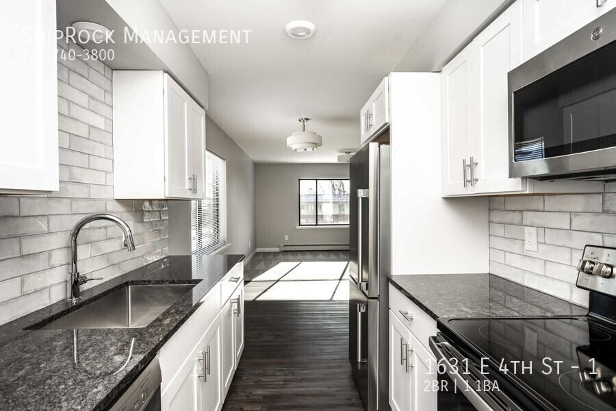 1631 E 4th St #1 - Photo 4 of 13