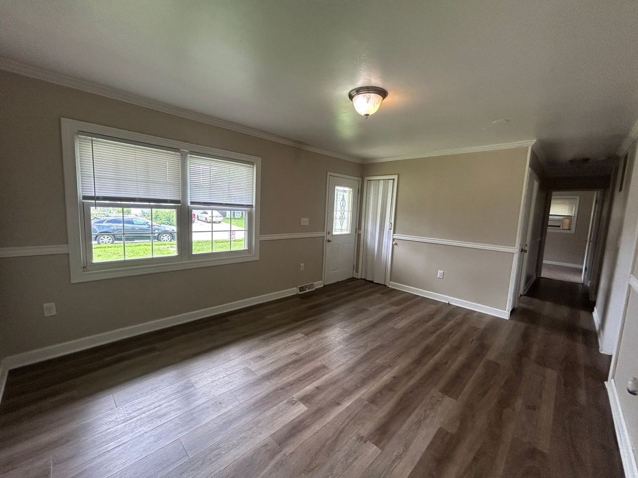 210 8th St E - Photo 3 of 17