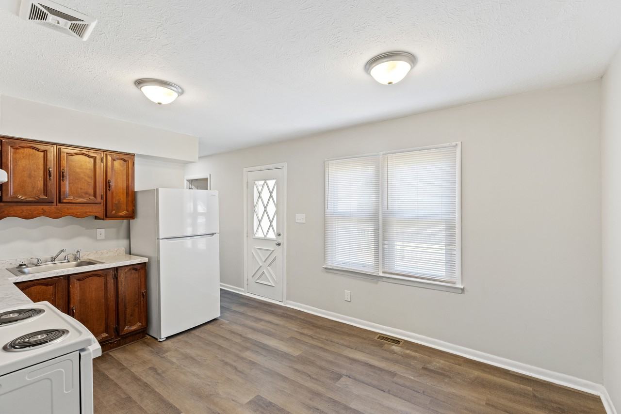 604 Hi Crest Dr #1 - Photo 7 of 22