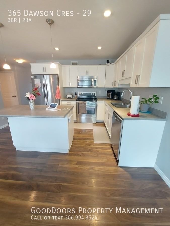 365 Dawson Cres #29 - Photo 2 of 8