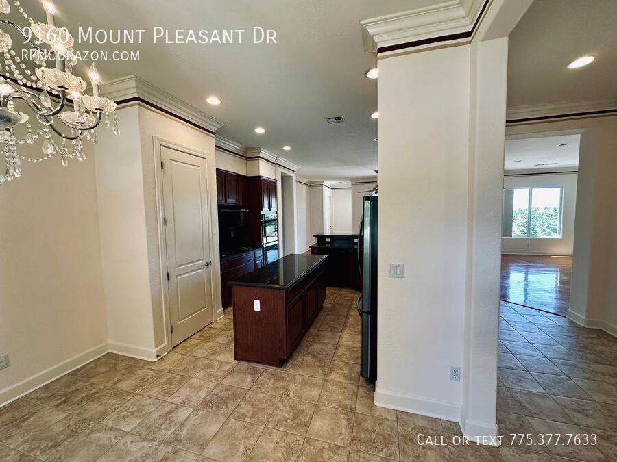 9160 Mount Pleasant Dr - Photo 3 of 43
