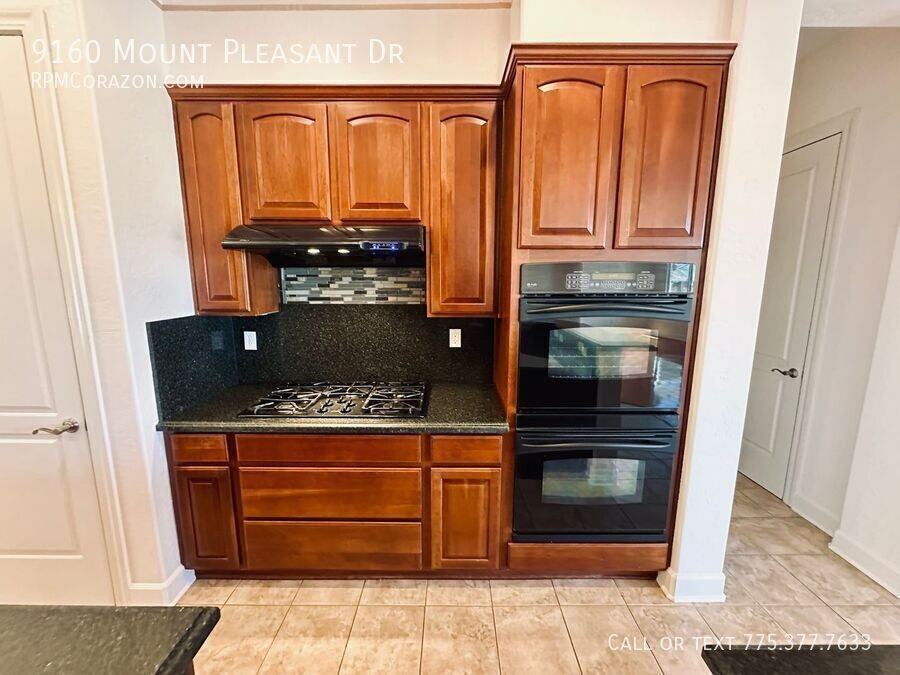 9160 Mount Pleasant Dr - Photo 7 of 43