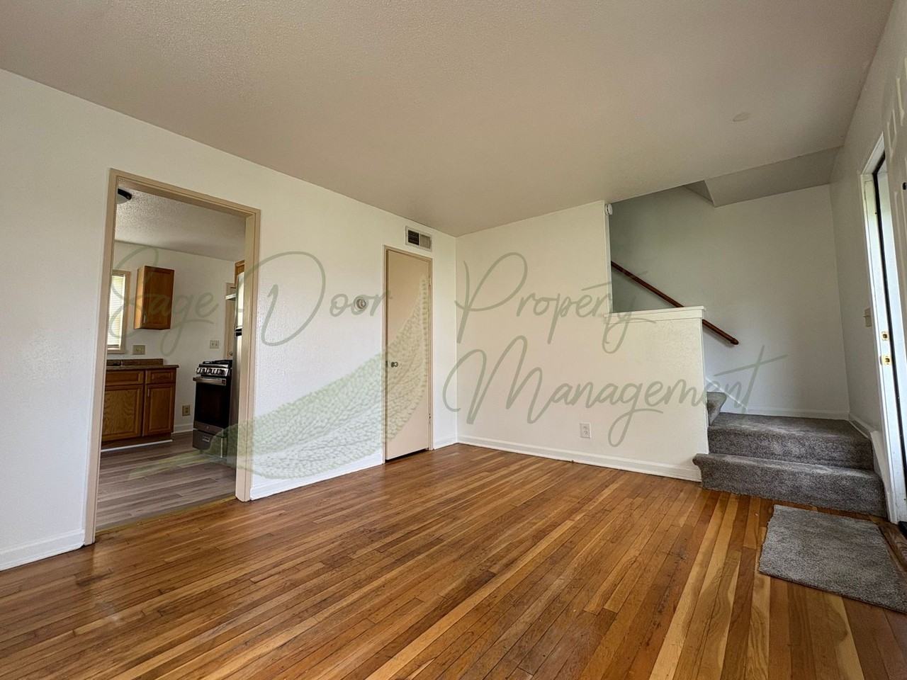9506 Harrison St - Photo 2 of 19