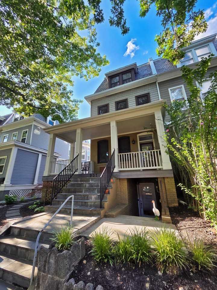 907 Webster St Nw #1