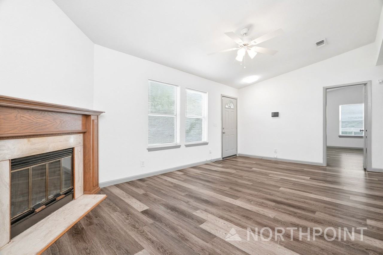820 Hollow Creek Rd - Photo 3 of 16