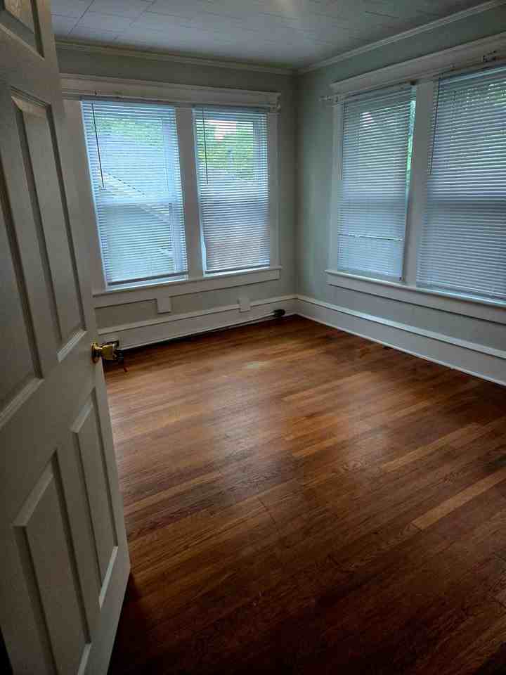 1616 Walker Ave - Photo 3 of 4