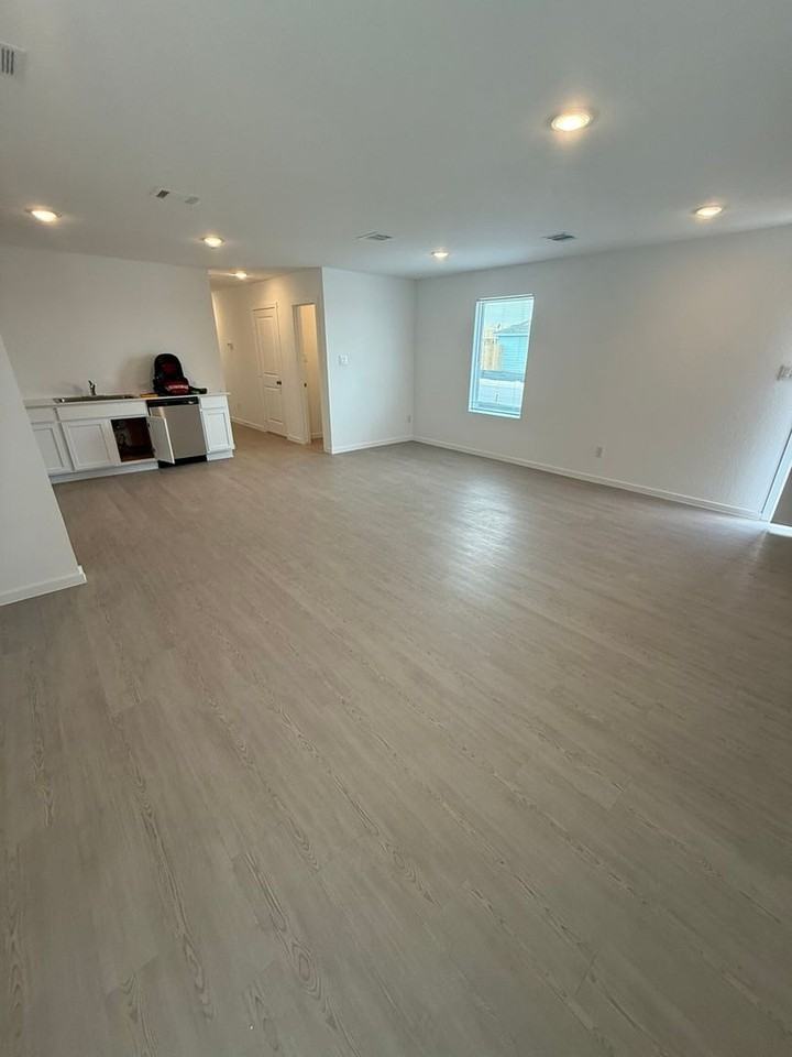 10803 Minuet Ln - Photo 2 of 20