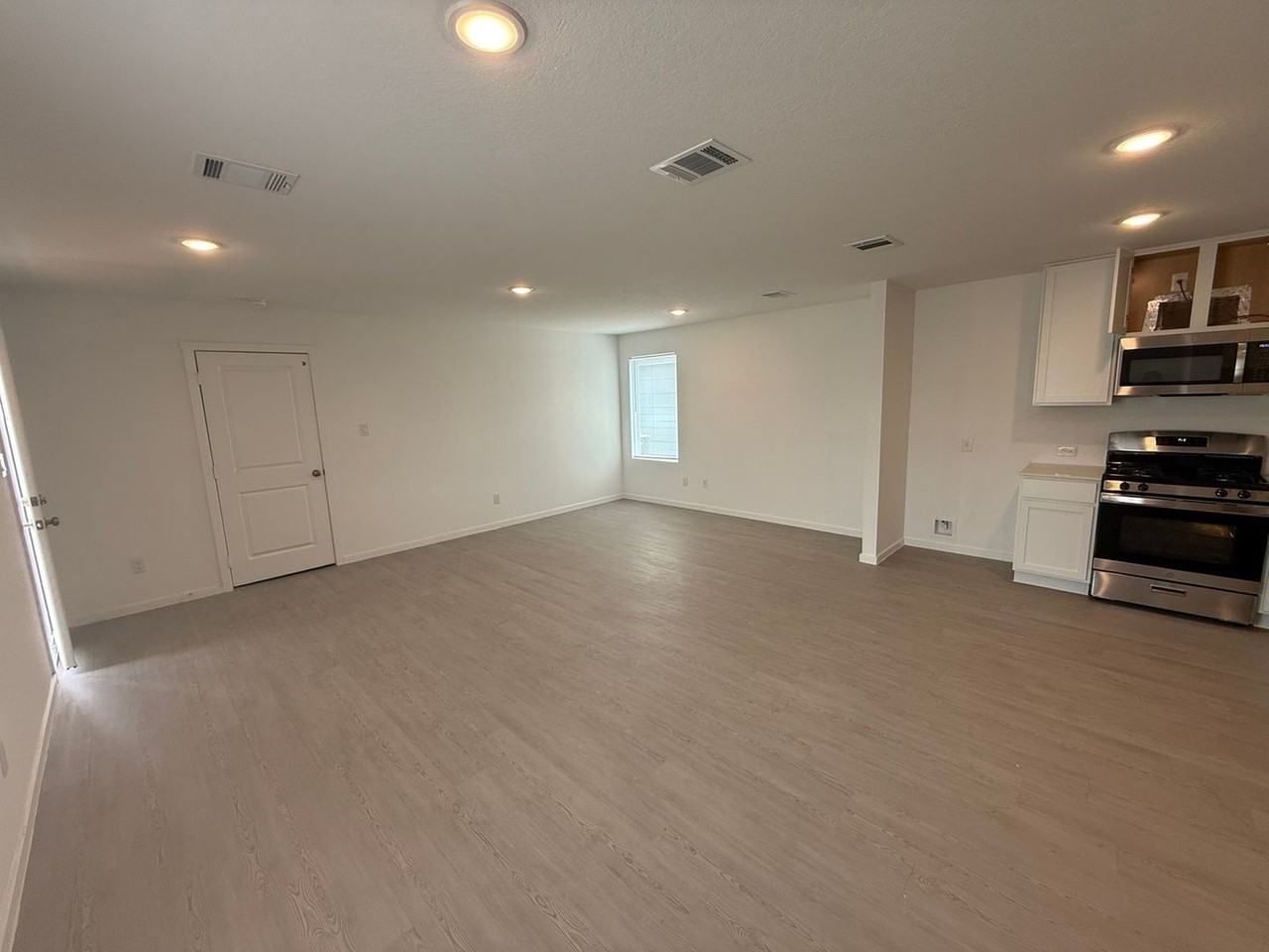 10803 Minuet Ln - Photo 3 of 20