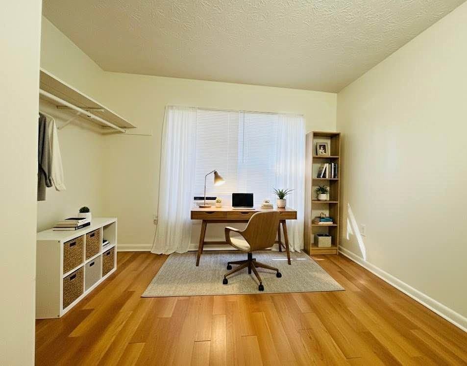 922 E Brownlee St - Photo 5 of 6