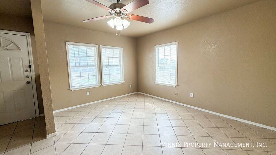 7322 25th St - Photo 5 of 16