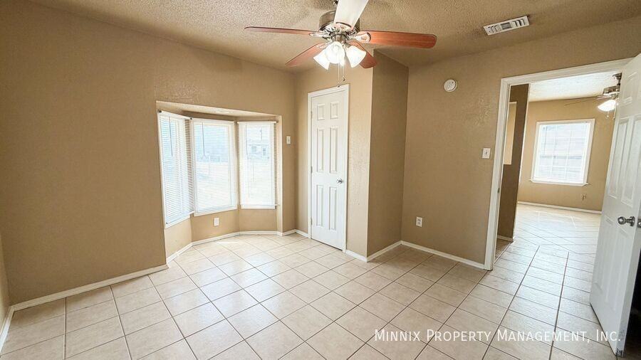 7322 25th St - Photo 7 of 16