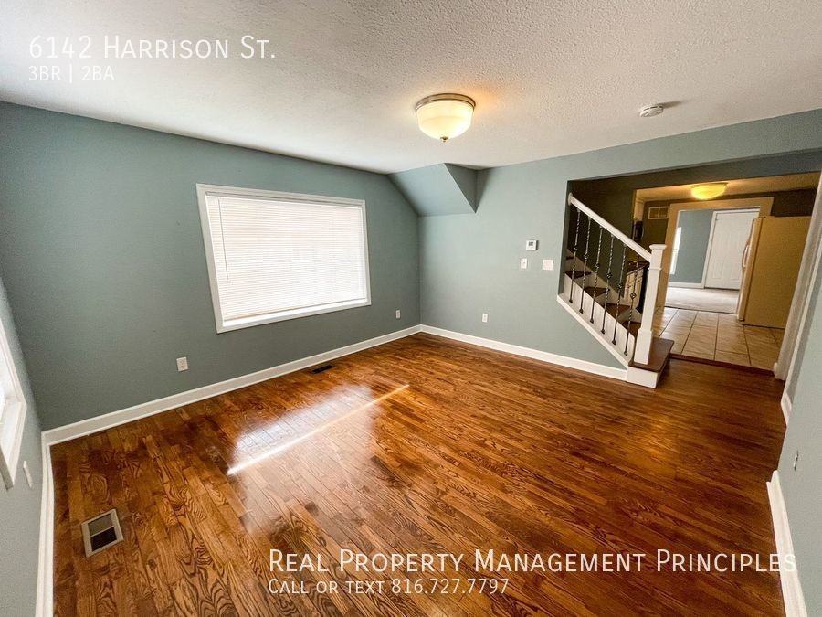 6142 Harrison St - Photo 2 of 23
