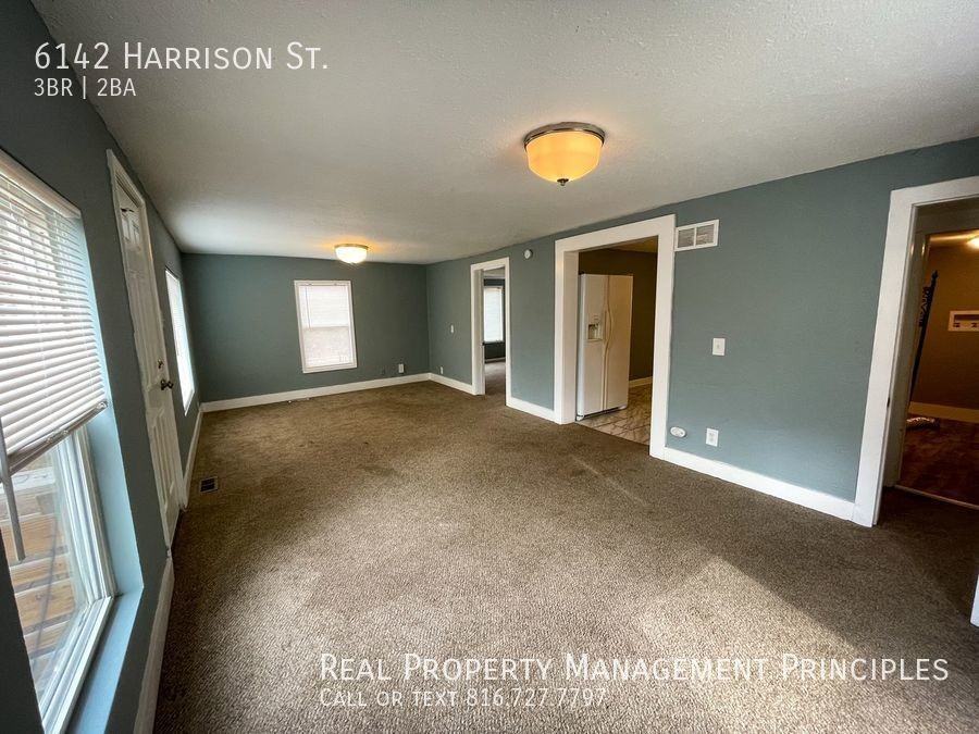 6142 Harrison St - Photo 7 of 23