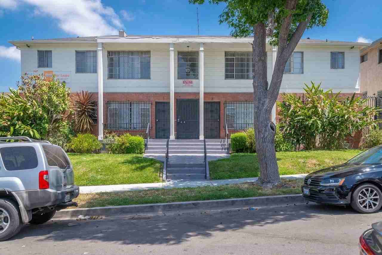 3862 S. Potomac Ave. - Photo 2 of 33