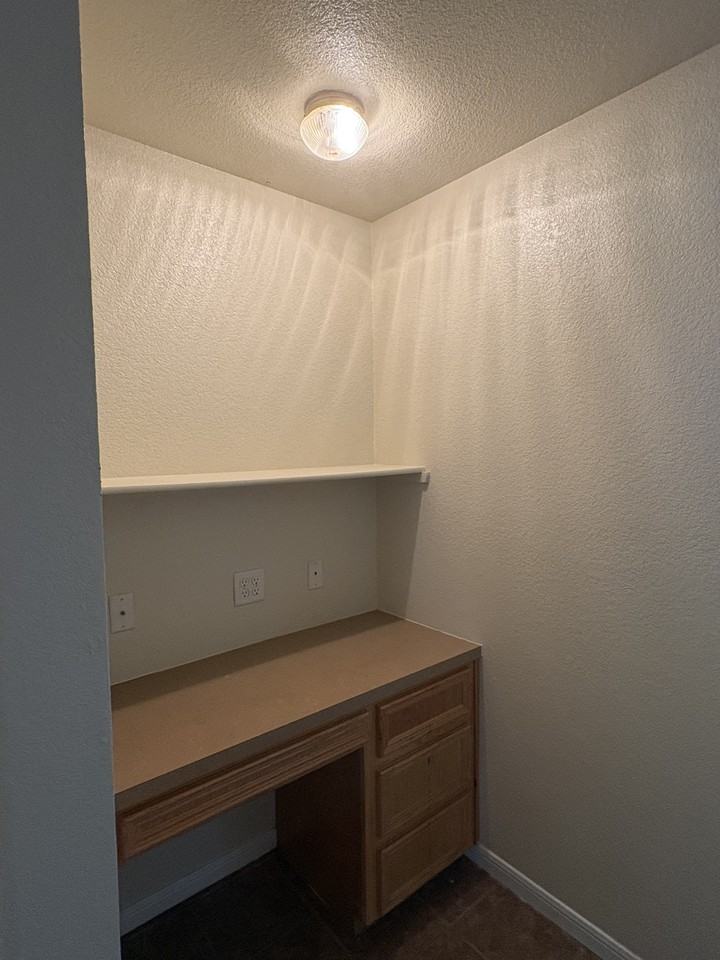 1207 Cinch Dr #B - Photo 5 of 10