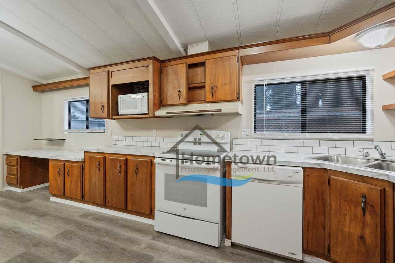 140 W Cosgrove Rd - Photo 2 of 27