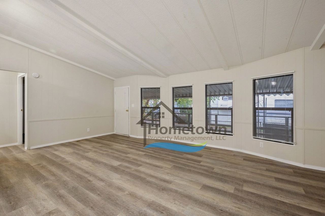 140 W Cosgrove Rd - Photo 3 of 27