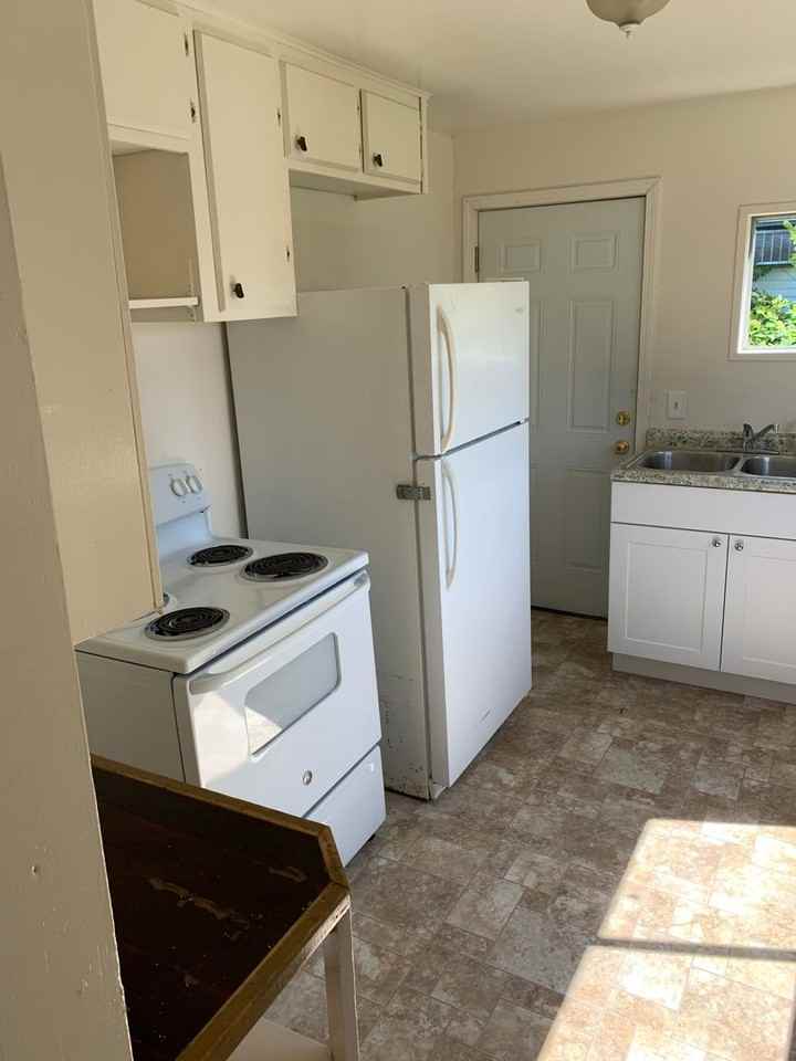 2425 Sw Pickford St - Photo 7 of 17