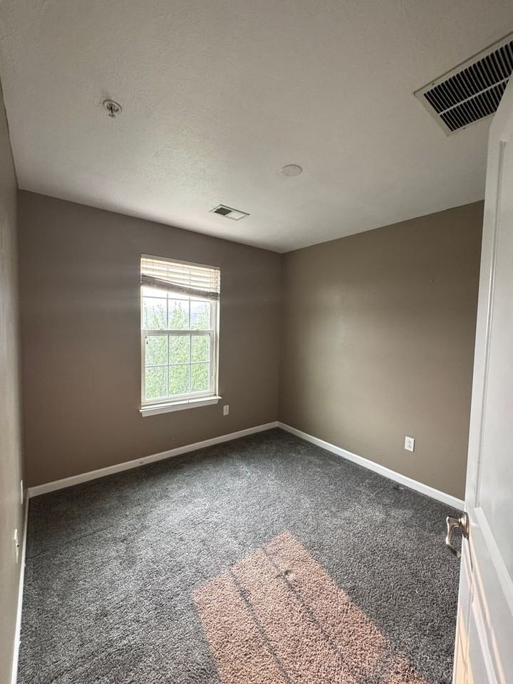 1918 Georgetown Dr - Photo 6 of 10