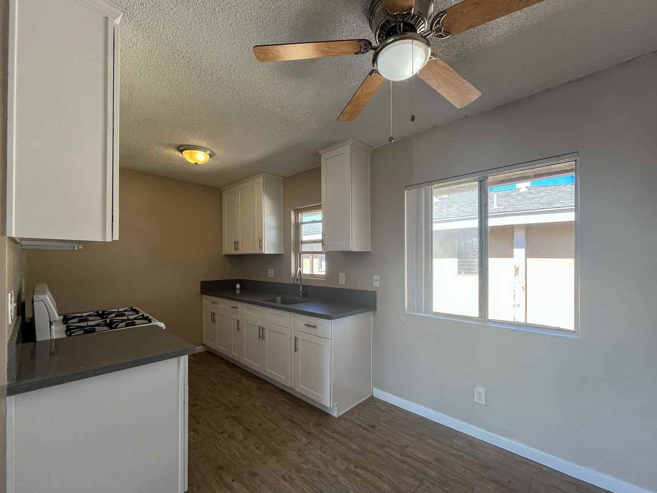 1828 W Glen Ave - Photo 3 of 16