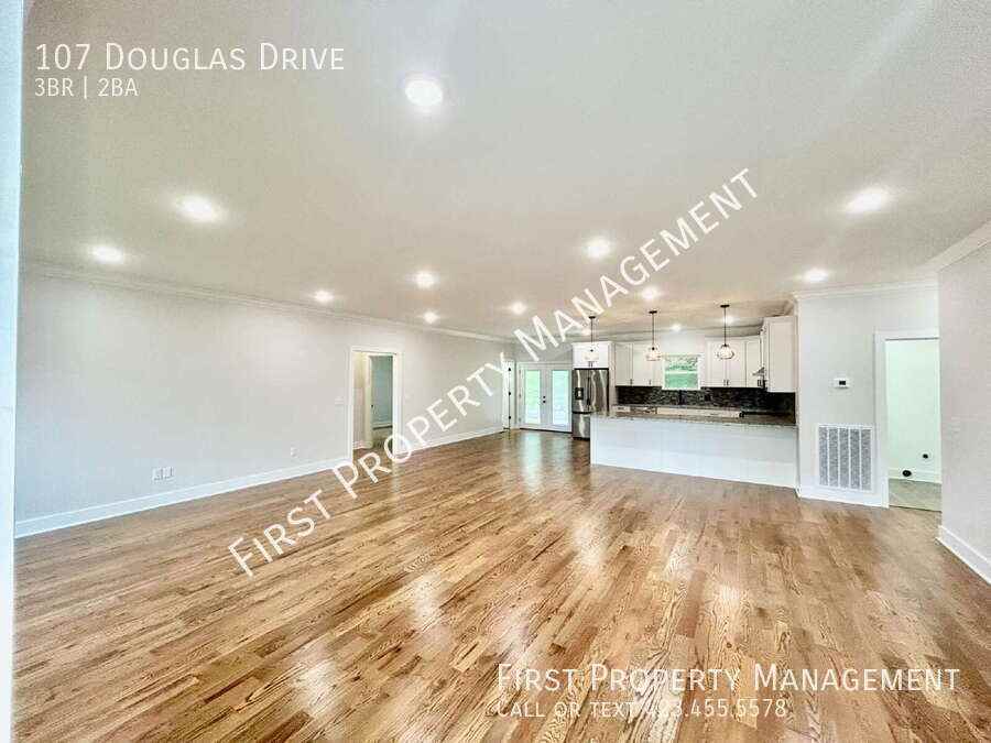 107 Douglas Dr - Photo 4 of 27