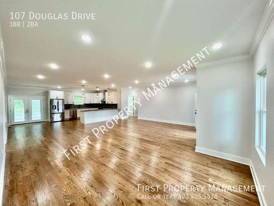 107 Douglas Dr - Photo 5 of 27