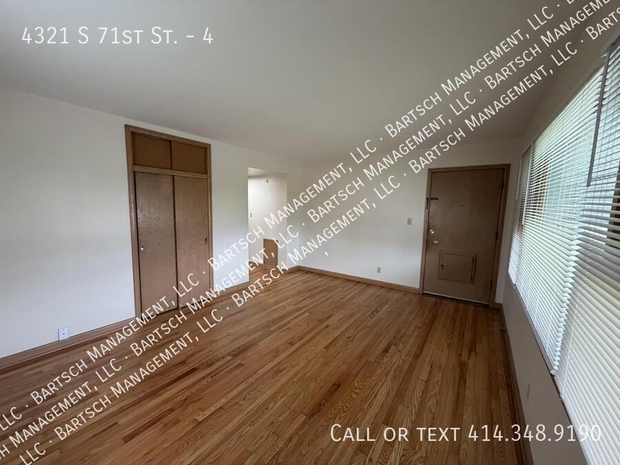 4321 S 71st St #4 - Photo 3 of 9