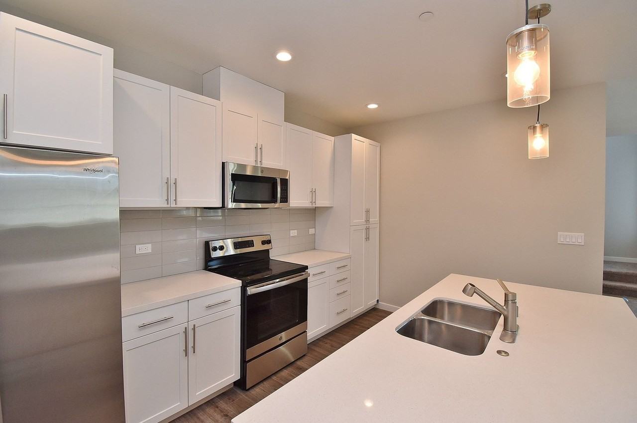 3881 Bonde Way - Photo 3 of 14