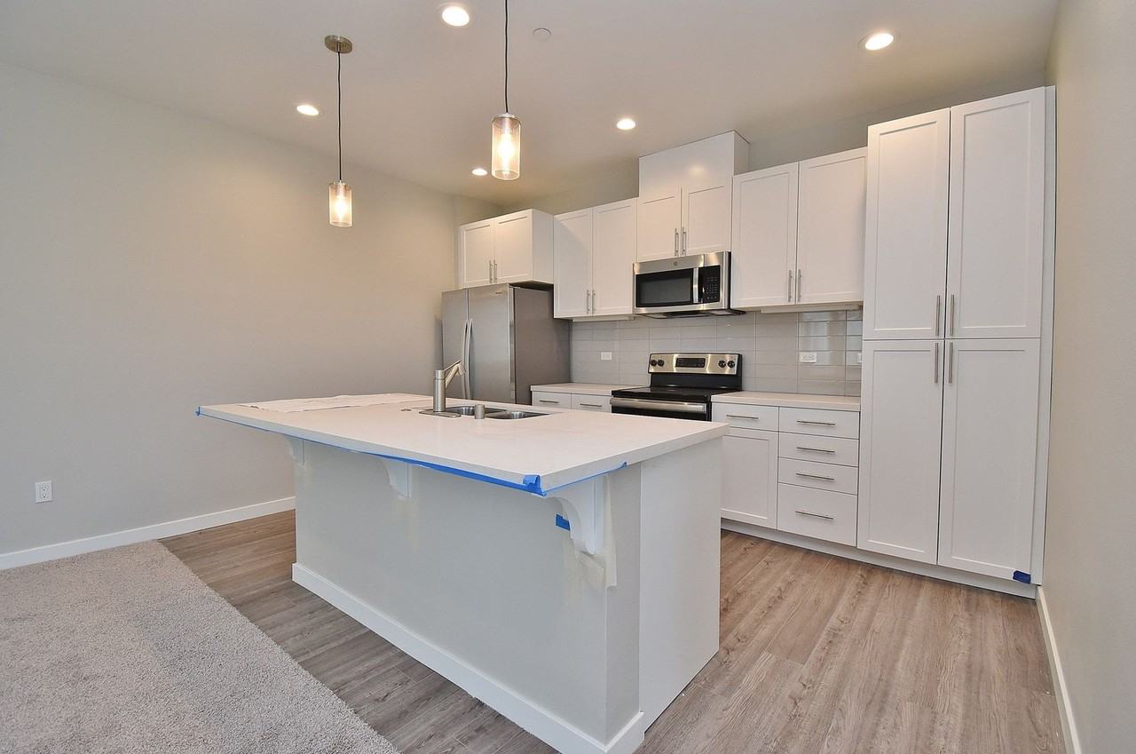 3881 Bonde Way - Photo 5 of 14