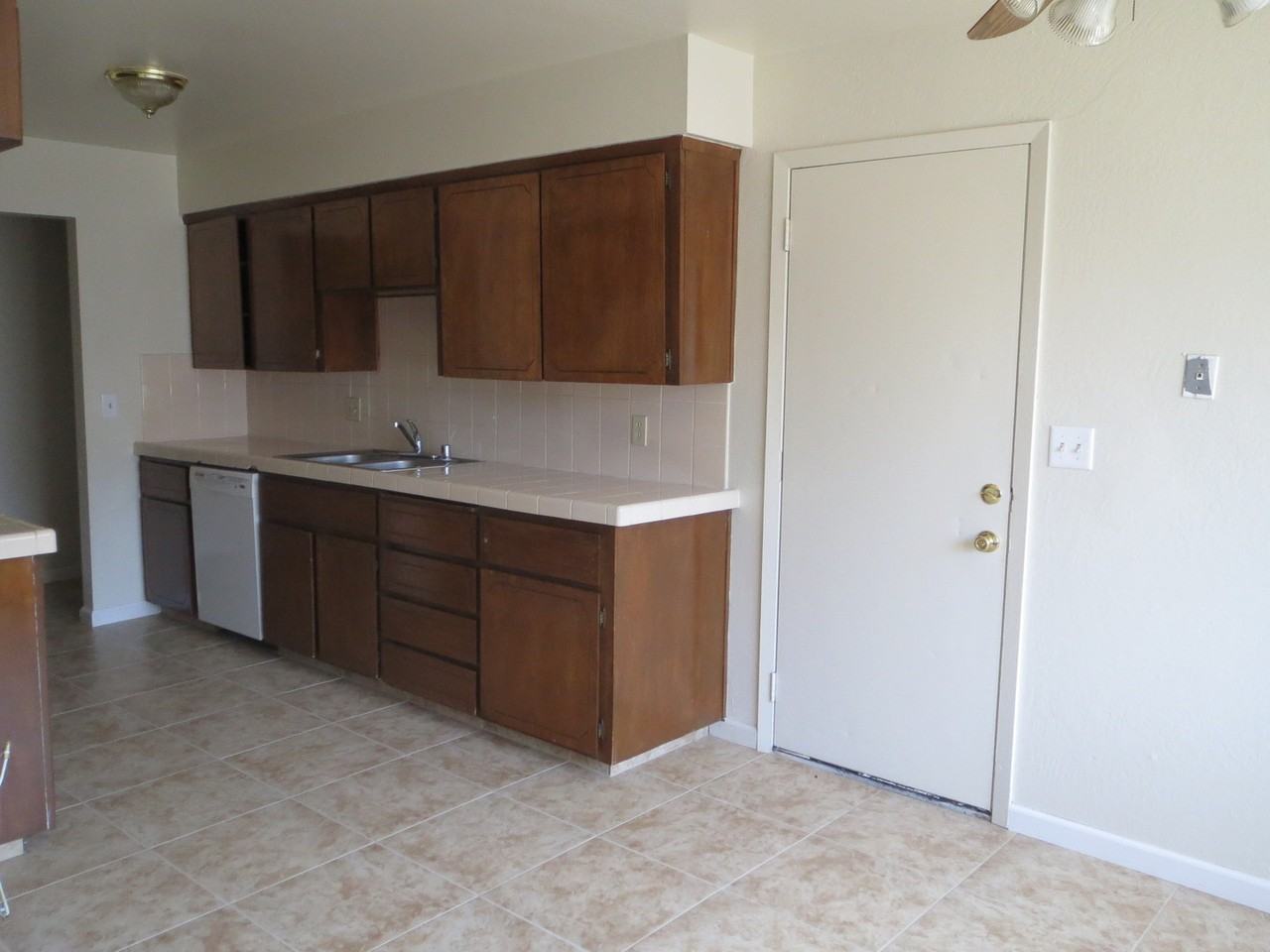 3382 Claremont Ave - Photo 2 of 7