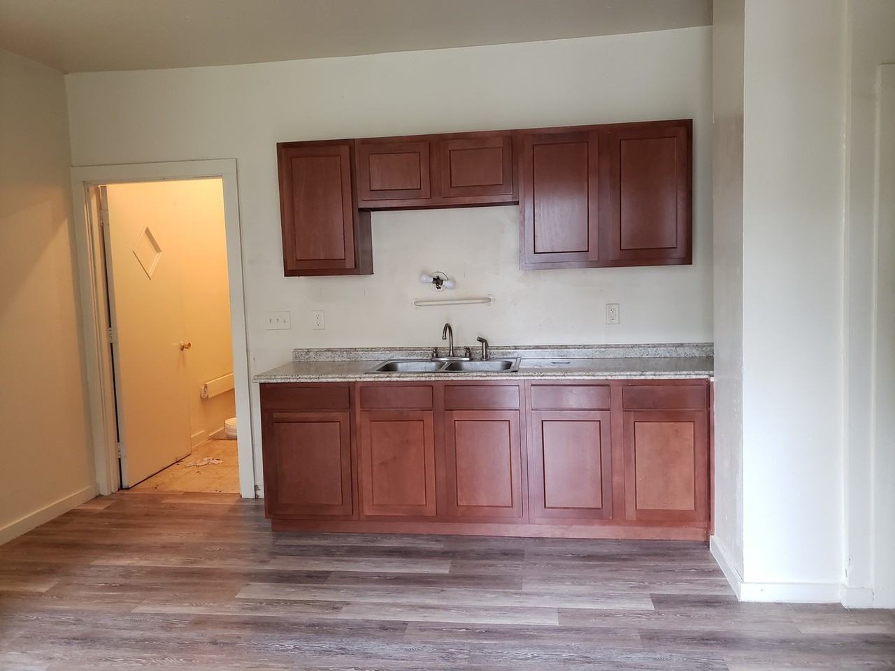 1617 Hamilton St - Photo 2 of 15