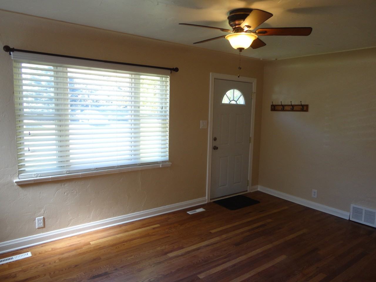 3630 Teller St - Photo 2 of 7