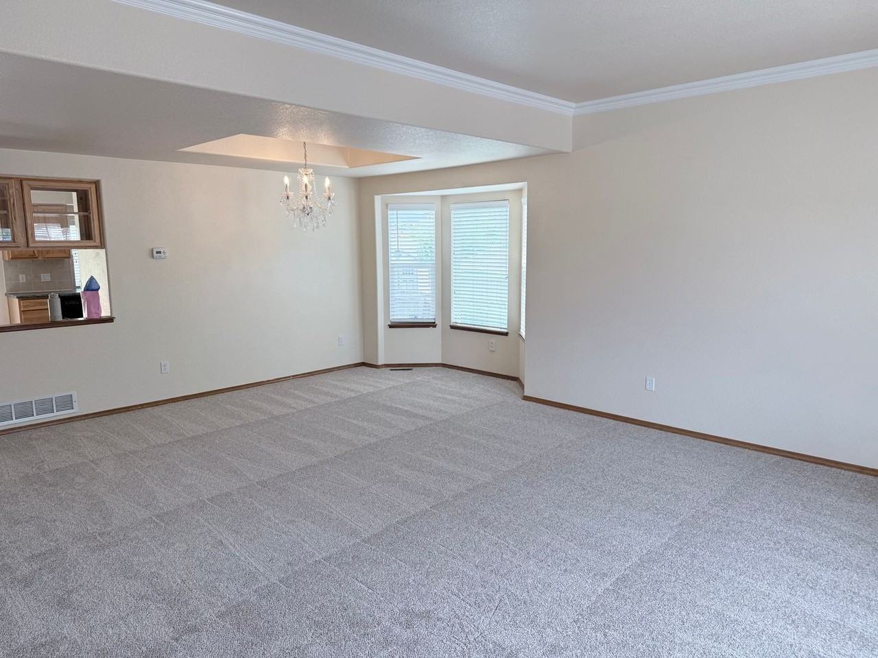 7492 Amberly Dr - Photo 2 of 29